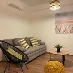 Sunny Side Apartment